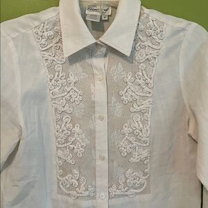 Coldwater Creek white cotton button-front blouse with appliqué